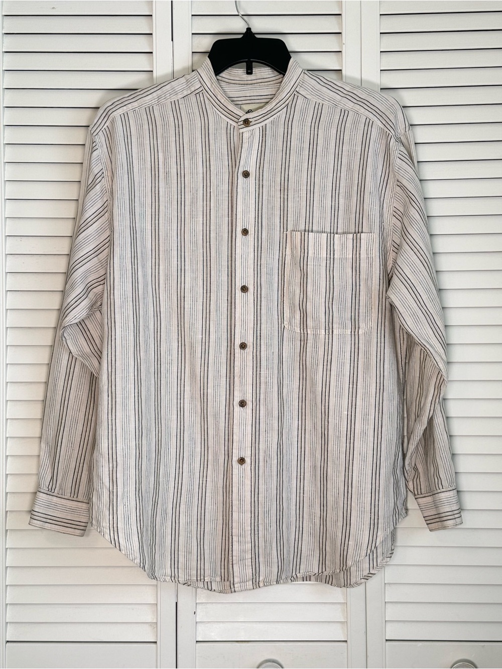 Eddie Bauer Men's Shirt White Gray Yellow Stripe Linen Blend Button Front Size M